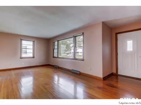 3216 Neptune Ave, Springfield, IL 62707 photo 2