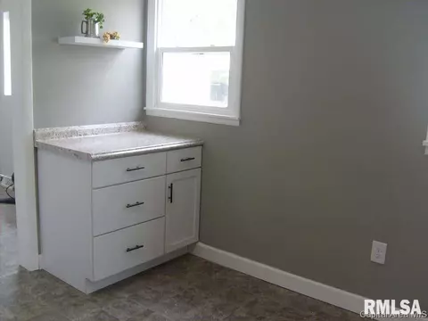 2345 Converse, Springfield, IL 62702 photo 8