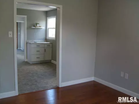 2345 Converse, Springfield, IL 62702 photo 13