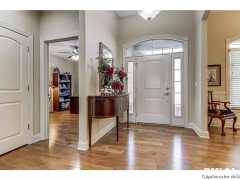 2001 Interlacken Ave, Springfield, IL 62704 photo 2