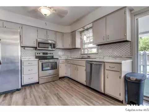216 Deerhead Ln, Springfield, IL 62704 photo 8