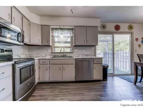 216 Deerhead Ln, Springfield, IL 62704 photo 7