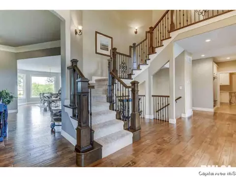 514 Chatsworth Ct, Springfield, IL 62711 photo 2