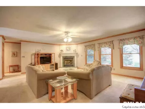4447 Foxbury Ln, Springfield, IL 62711 photo 2