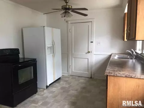 2140 S 16th St, Springfield, IL 62703 photo 3