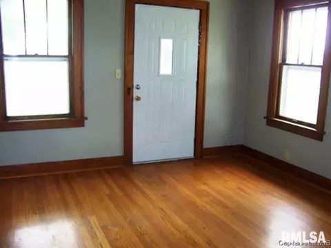 849 N Hill St, Springfield, IL 62702 photo 4