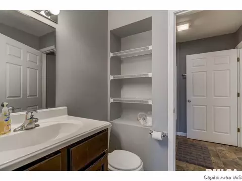 727 N 7th St, Springfield, IL 62702 photo 15