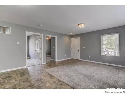 727 N 7th St, Springfield, IL 62702 photo 5