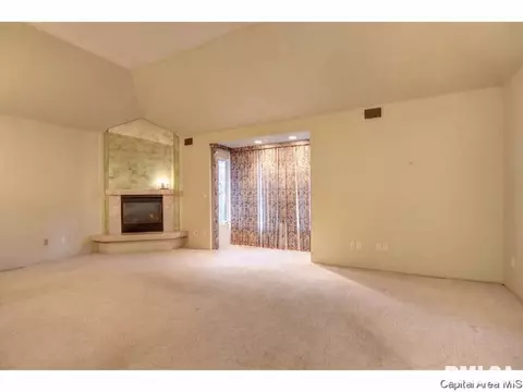 2020 S Illini Rd, Springfield, IL 62704 photo 7