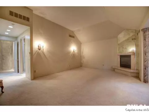 2020 S Illini Rd, Springfield, IL 62704 photo 6