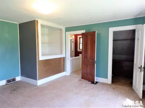 433 W Chestnut St, Oneida, IL 61467 photo 17