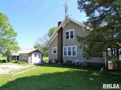 433 W Chestnut St, Oneida, IL 61467 photo 2