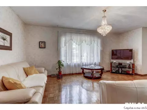 60 Danbury, Springfield, IL 62704 photo 8