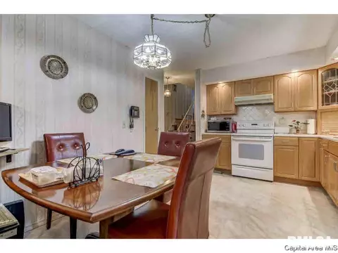 60 Danbury, Springfield, IL 62704 photo 11