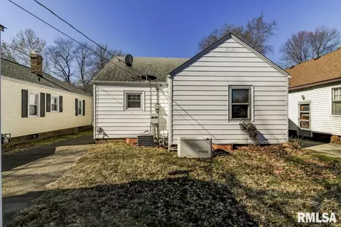 2344 S 8th St, Springfield, IL 62703 photo 4