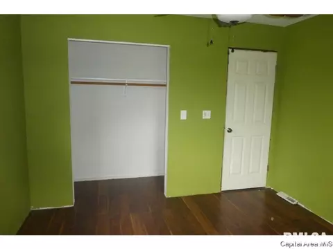 718 E John St, Bunker Hill, IL 62014 photo 11