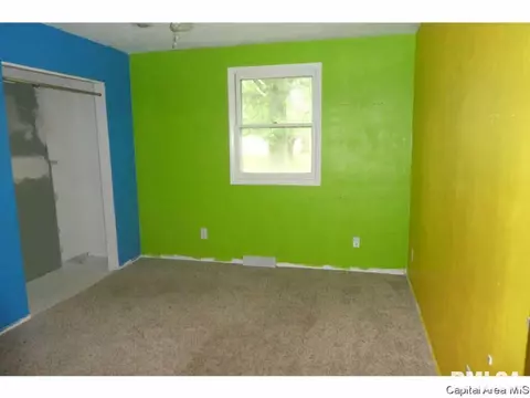 718 E John St, Bunker Hill, IL 62014 photo 7