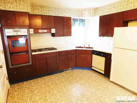 100 Glen Aire St, Springfield, IL 62703 photo 2