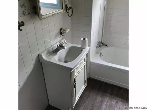 214 W Elm St, Thayer, IL 62689 photo 9