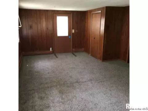 214 W Elm St, Thayer, IL 62689 photo 5