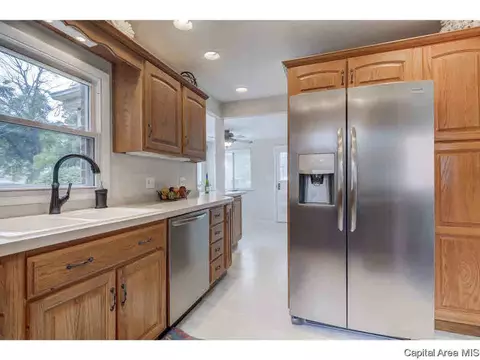2125 S Walnut, Springfield, IL 62704 photo 11