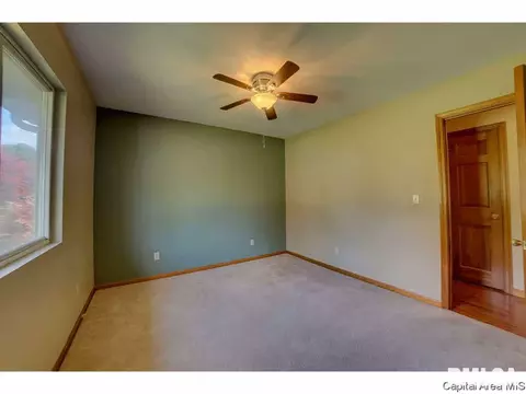 370 E Brown, Waverly, IL 62692 photo 6
