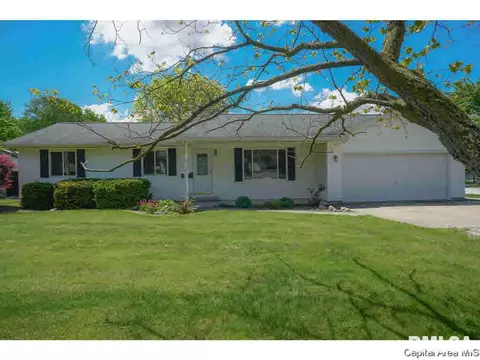 370 E Brown, Waverly, IL 62692 photo 1