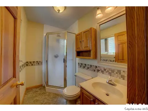 370 E Brown, Waverly, IL 62692 photo 5