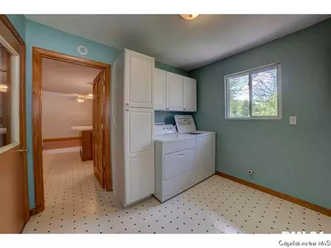 370 E Brown, Waverly, IL 62692 photo 24