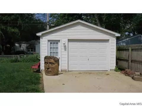 3233 Saxony Rd, Springfield, IL 62703 photo 9