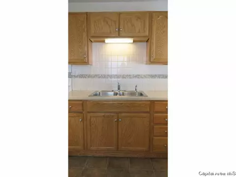 3233 Saxony Rd, Springfield, IL 62703 photo 4