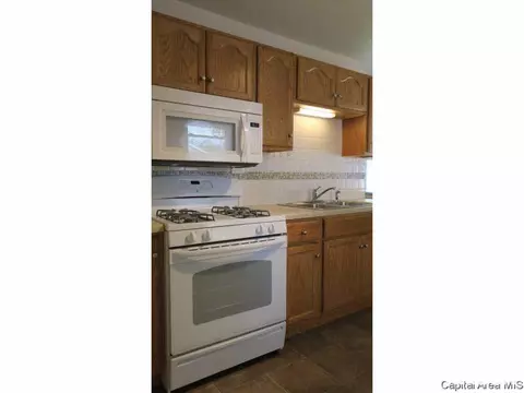 3233 Saxony Rd, Springfield, IL 62703 photo 3