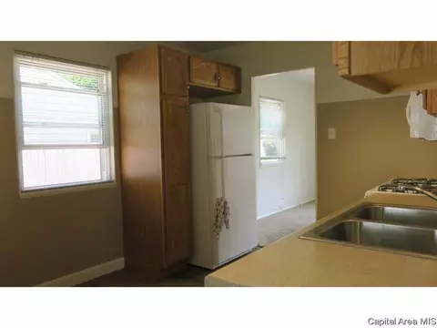 3233 Saxony Rd, Springfield, IL 62703 photo 6