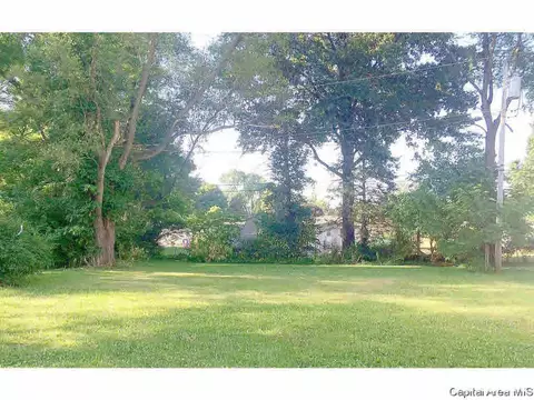 11 Reed Ct, Springfield, IL 62704