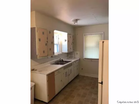 1220 Monument Ave, Springfield, IL 62702 photo 8