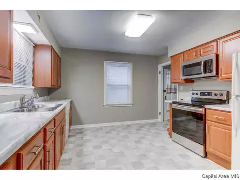 2409 S State St, Springfield, IL 62704 photo 9
