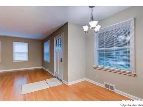 2409 S State St, Springfield, IL 62704 photo 5