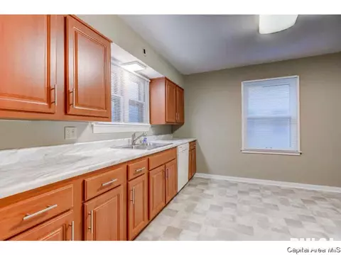 2409 S State St, Springfield, IL 62704 photo 10