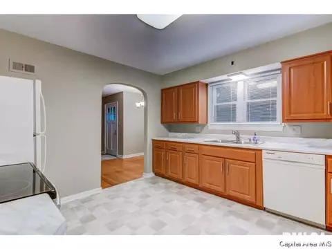 2409 S State St, Springfield, IL 62704 photo 7