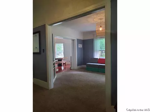550 S State St, Springfield, IL 62704 photo 4