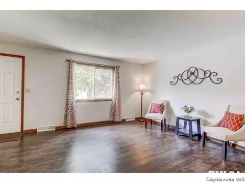 2512 Austin Dr, Springfield, IL 62704 photo 5
