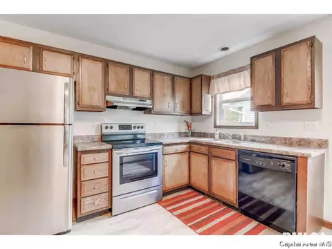2512 Austin Dr, Springfield, IL 62704 photo 9