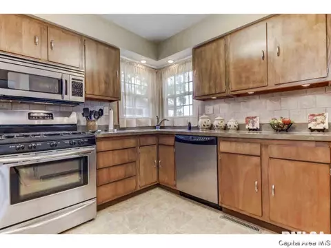 3340 Rita Ave, Springfield, IL 62704 photo 8