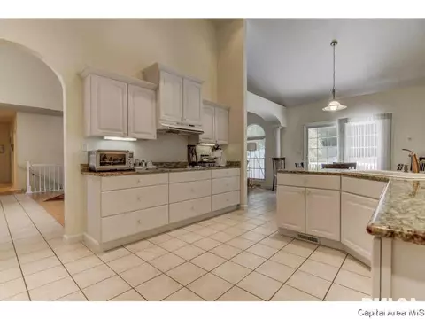 222 Blake Ct, Springfield, IL 62711 photo 8
