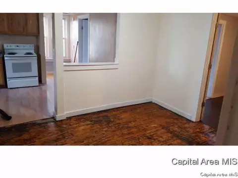 1121 E Spruce Dr, Springfield, IL 62703 photo 3