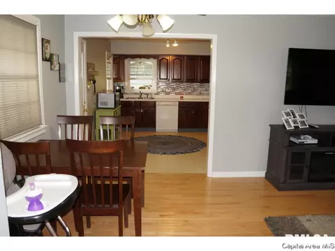 1806 E Hood St, Springfield, IL 62703 photo 4