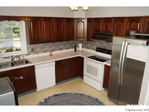 1806 E Hood St, Springfield, IL 62703 photo 6