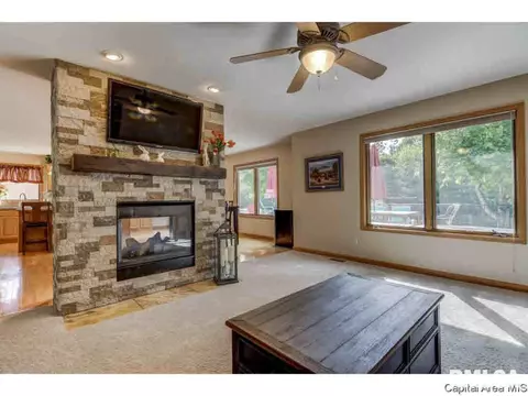 14428 Prairie Trl, Athens, IL 62613 photo 5