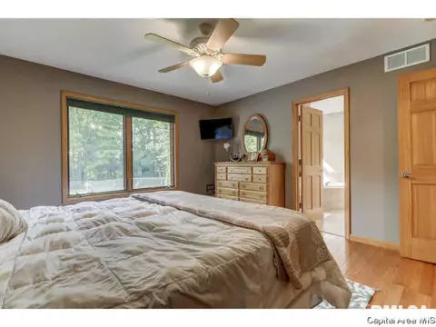 14428 Prairie Trl, Athens, IL 62613 photo 31