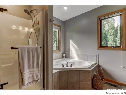 14428 Prairie Trl, Athens, IL 62613 photo 18